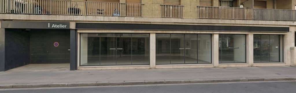 Location pure Local commercial 1 020 m² Marseille