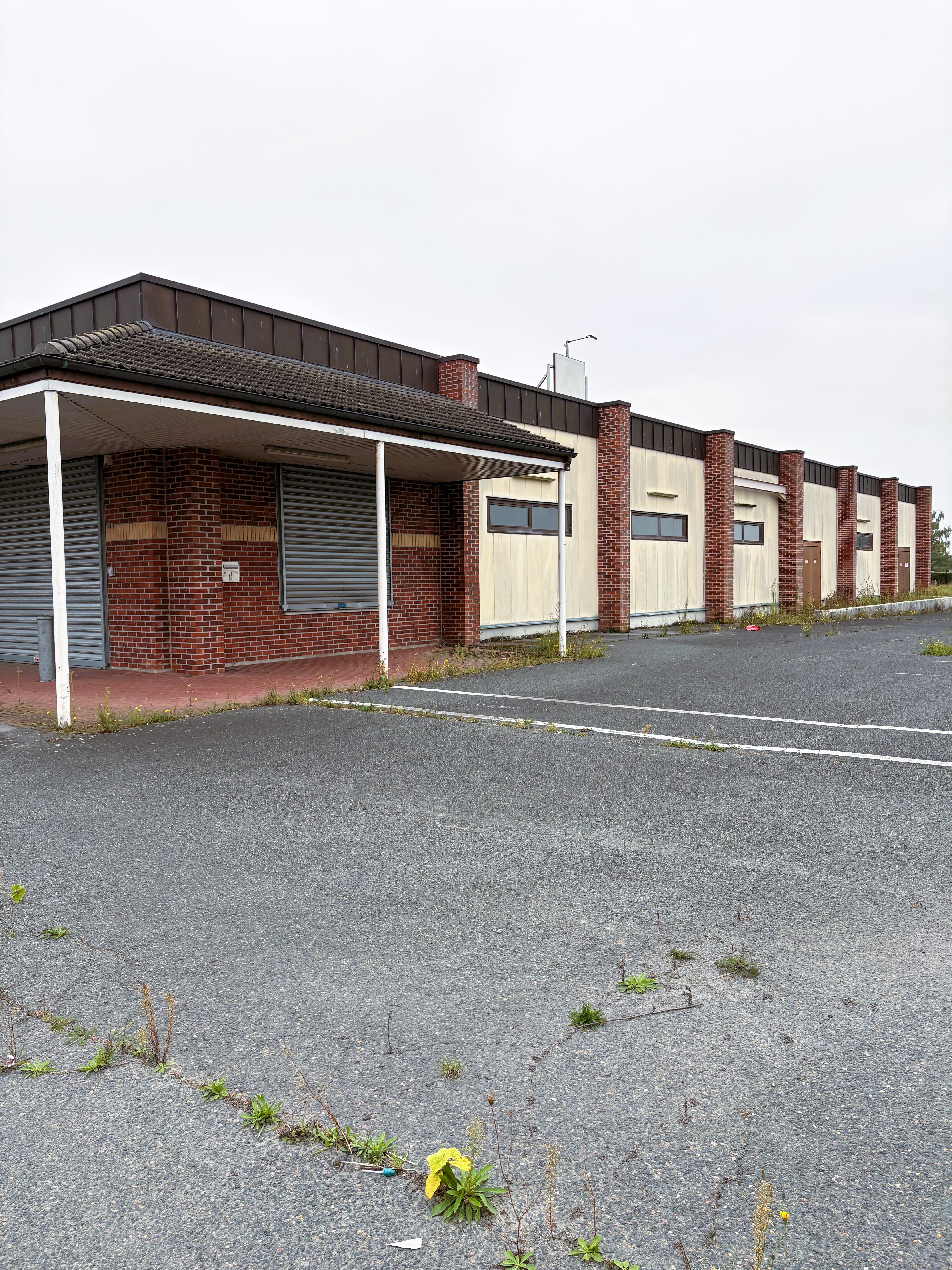 Location pure Local commercial 810 m² Roye - 3