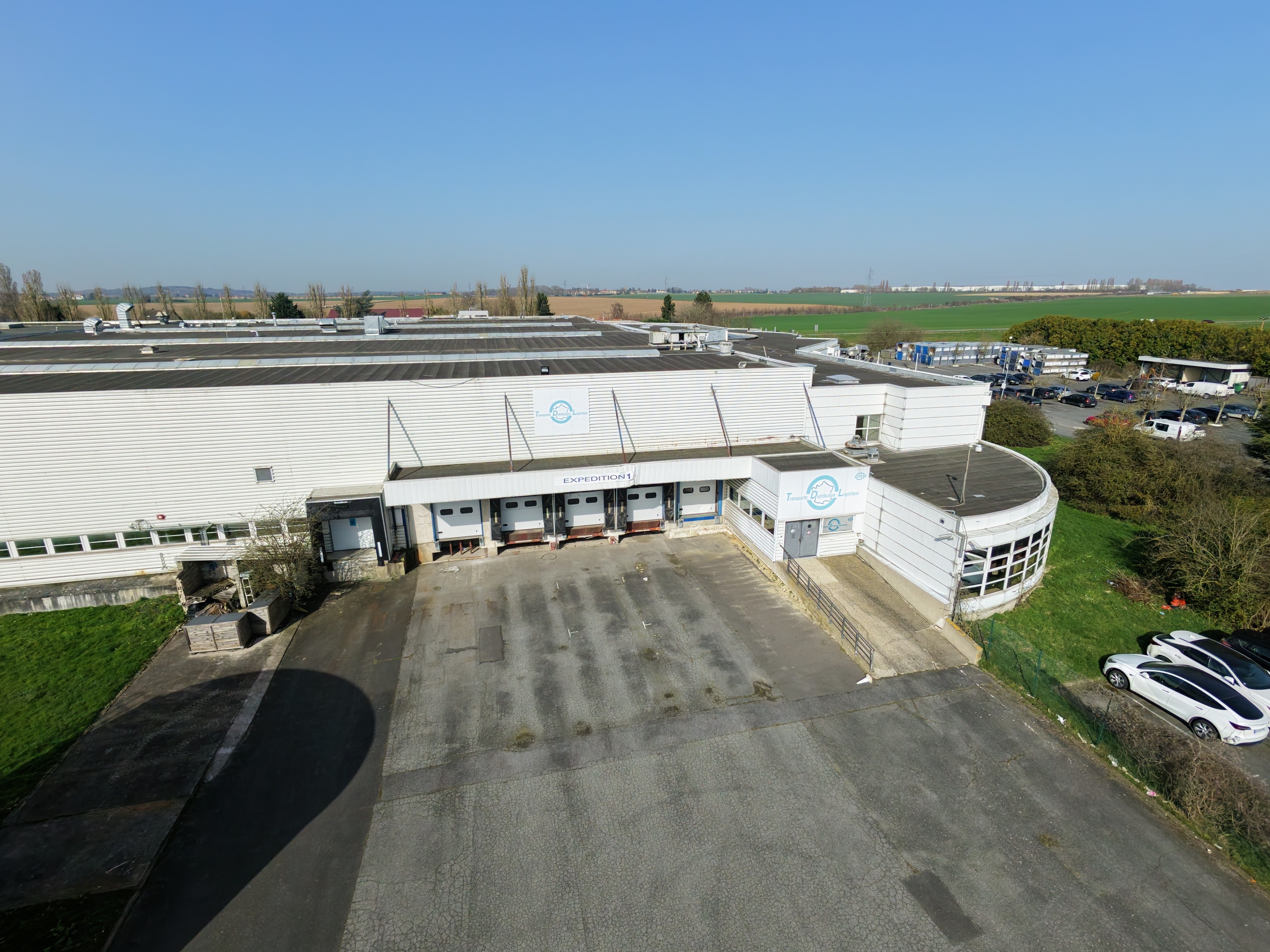 Location Entrepôt 3 740 m² Louvres