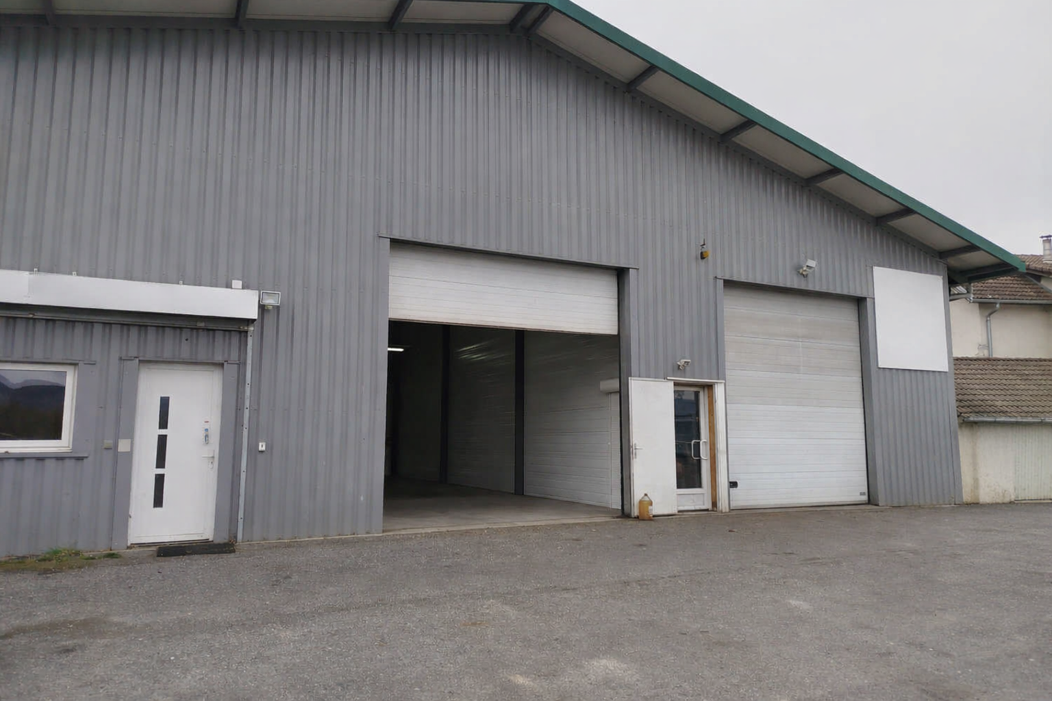 Vente de murs libres Entrepôt 480 m² La Roche-sur-Foron