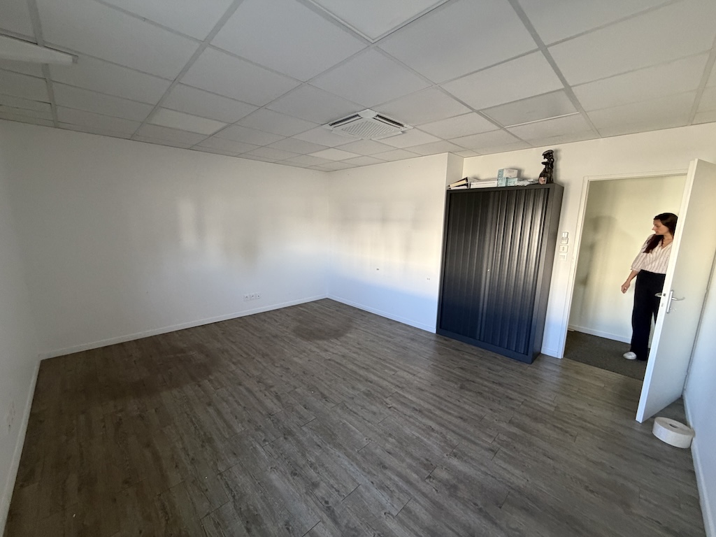 Location Entrepôt 280 m² Mérignac - 2