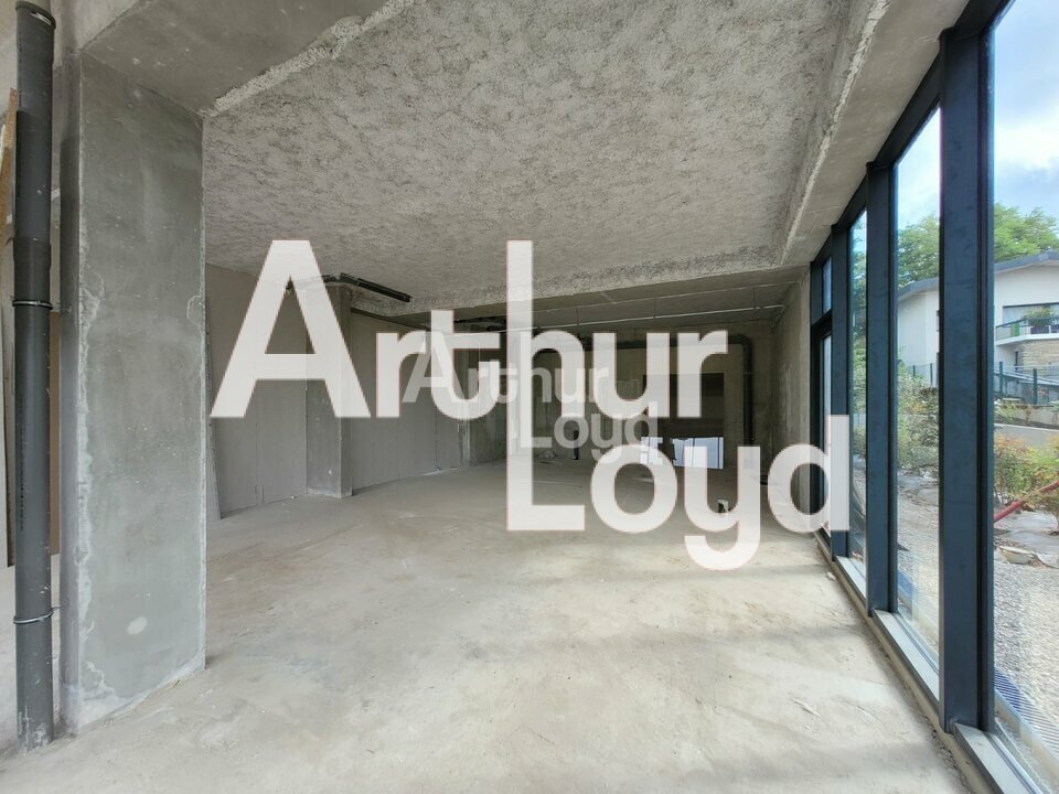 Location avec droit d'entrée Local commercial 160 m² Annecy - 3