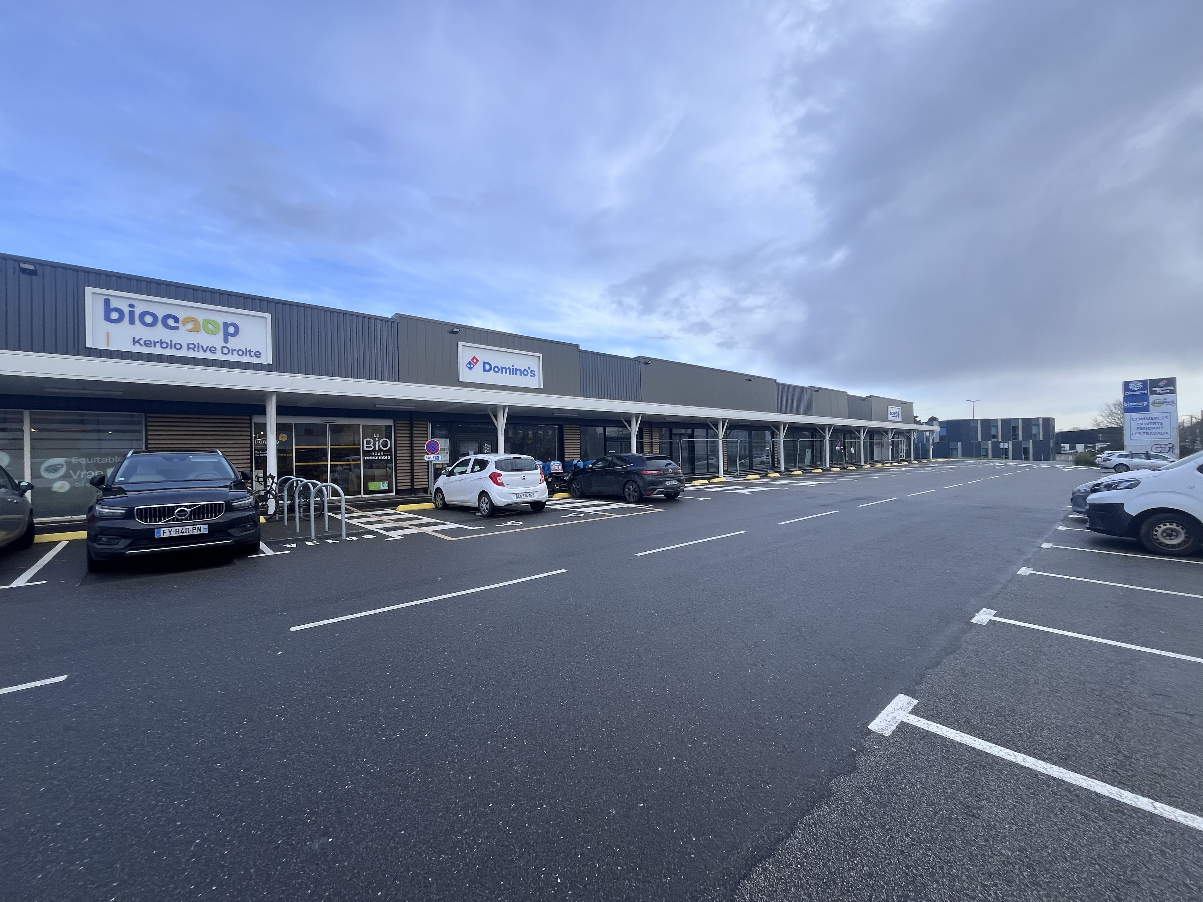 Location pure Local commercial 1 070 m² Brest - 2