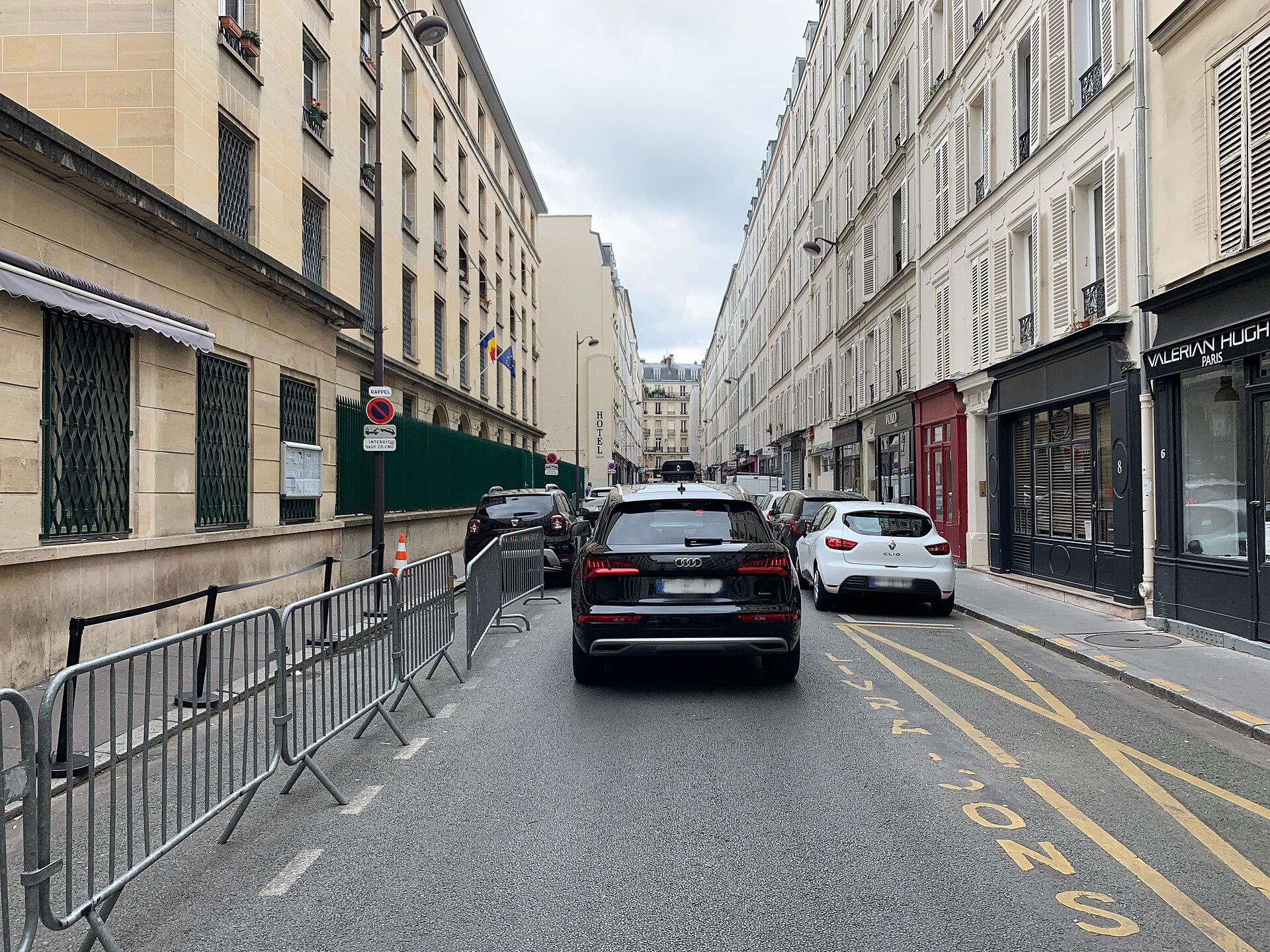 Location pure Local commercial 53 m² Paris 7e