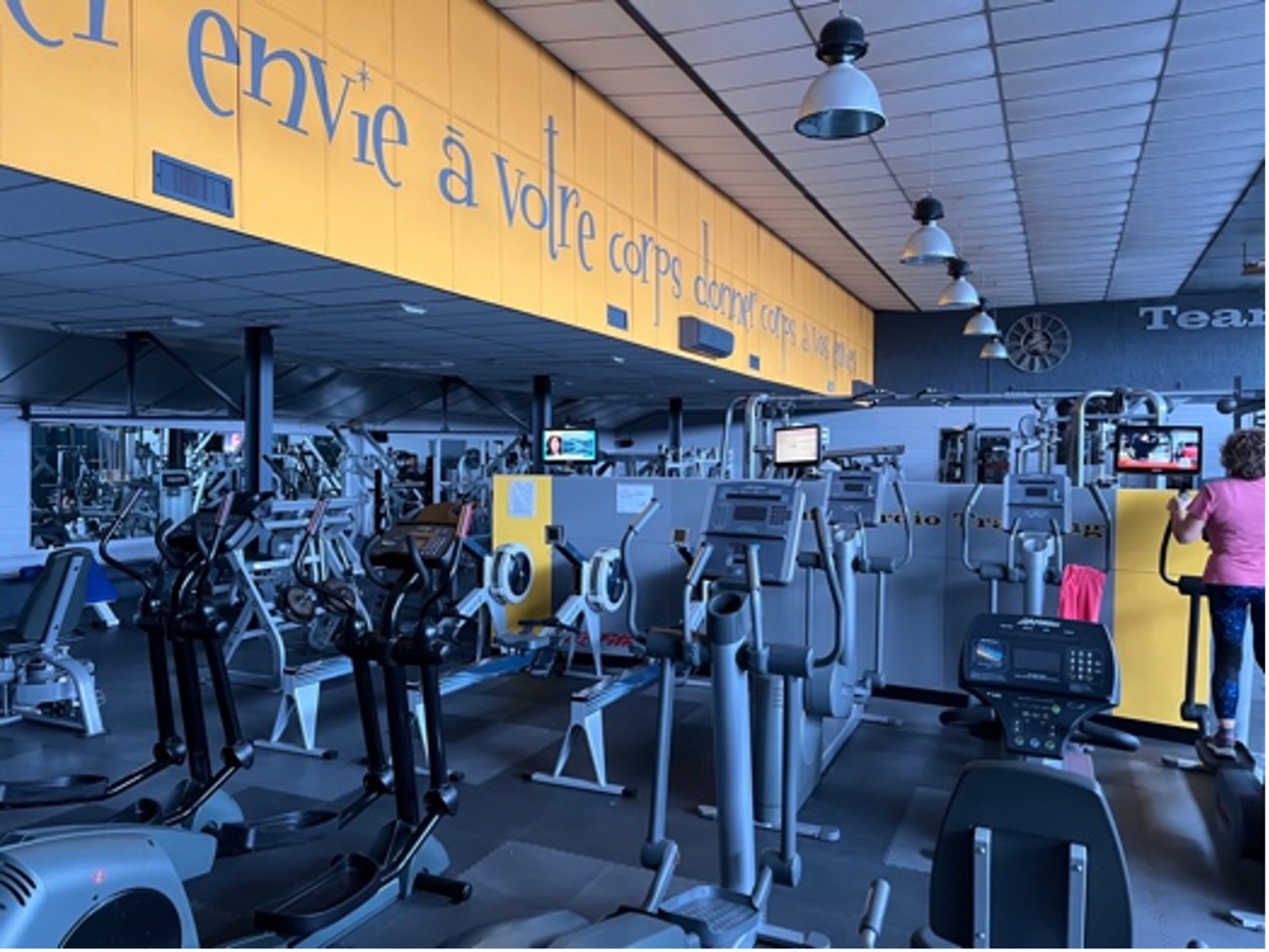 Vente de murs occupés Local commercial 1 220 m² Talence