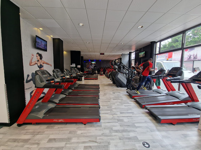 Location pure Local commercial 929 m² Bondy