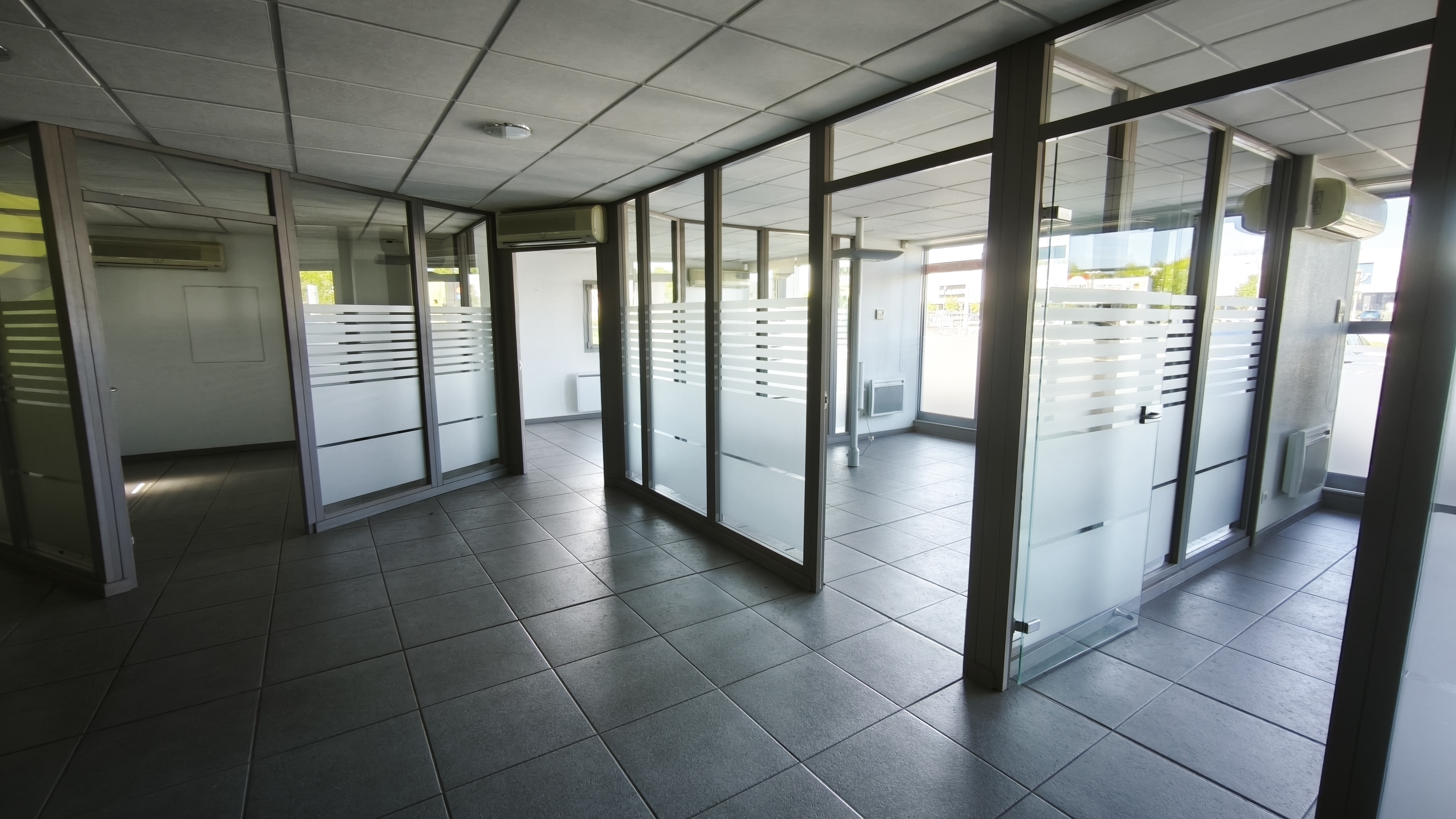 Location pure Local commercial 312 m² Besançon - 4
