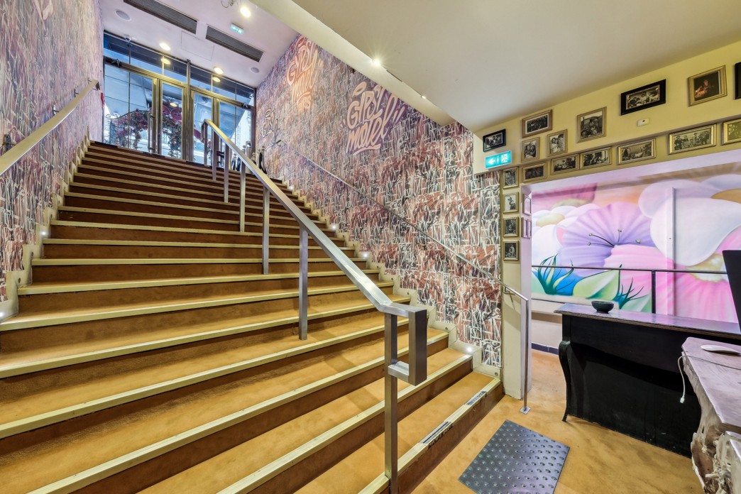Location pure Local commercial 720 m² Paris 8e - 7