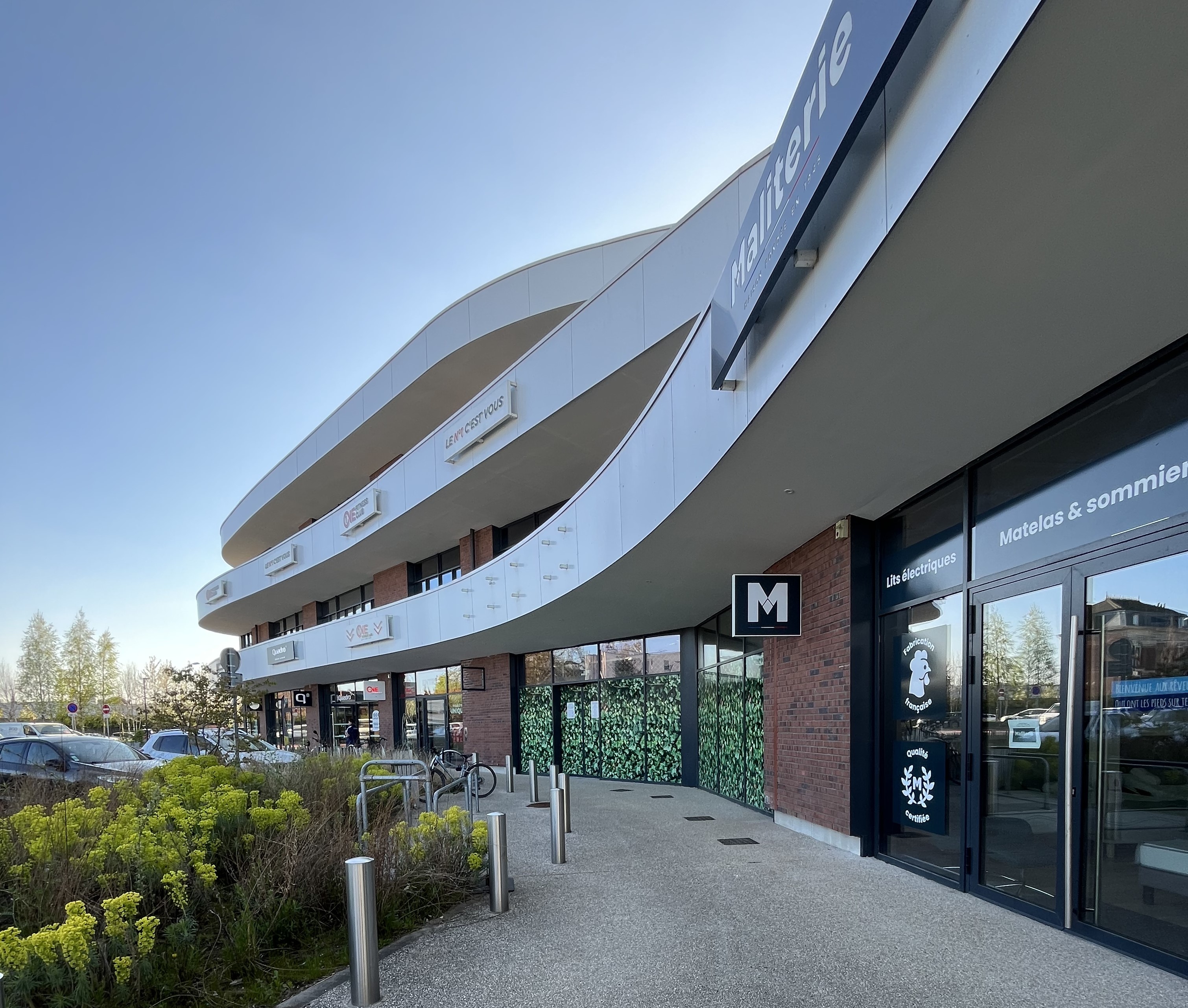 Location pure Local commercial 588 m² La Madeleine