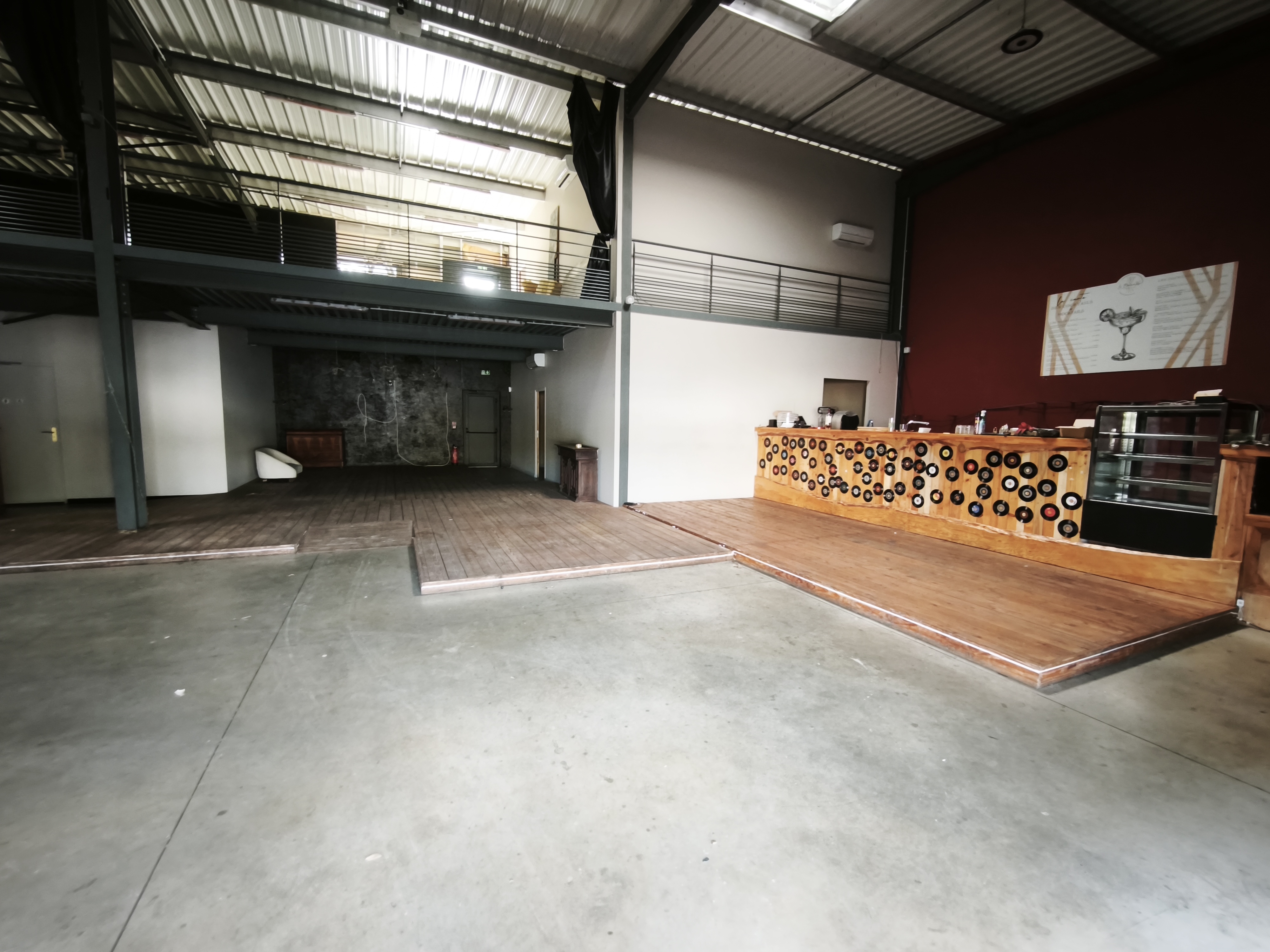 Location pure Local commercial 416 m² Gujan-Mestras - 3