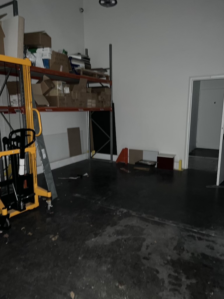Location pure Local commercial 302 m² Biganos - 2