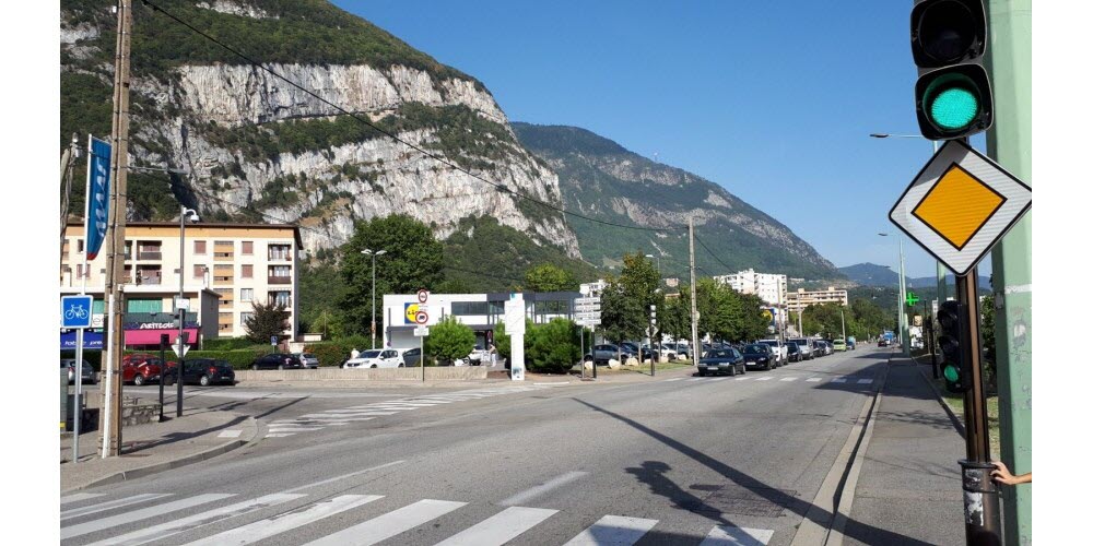 Vente de fonds de commerce Local commercial 670 m² Sassenage