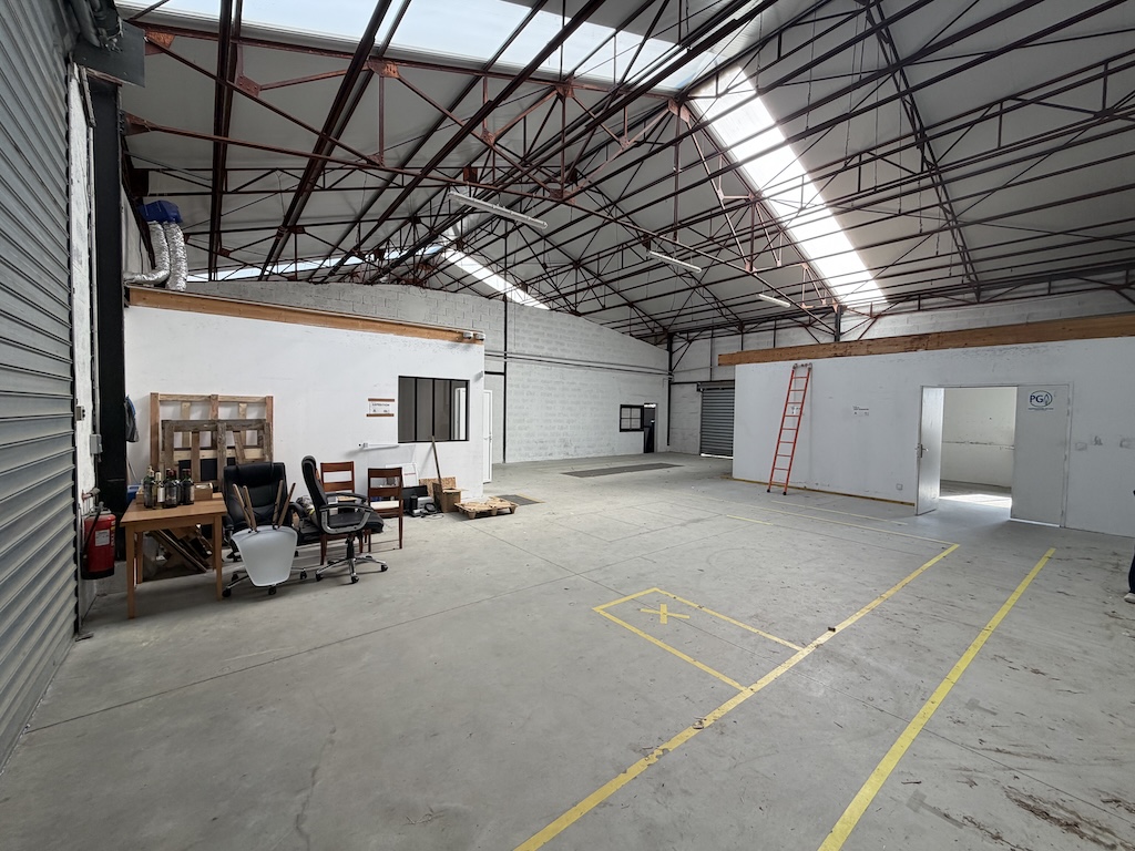 Location Entrepôt 280 m² Mérignac