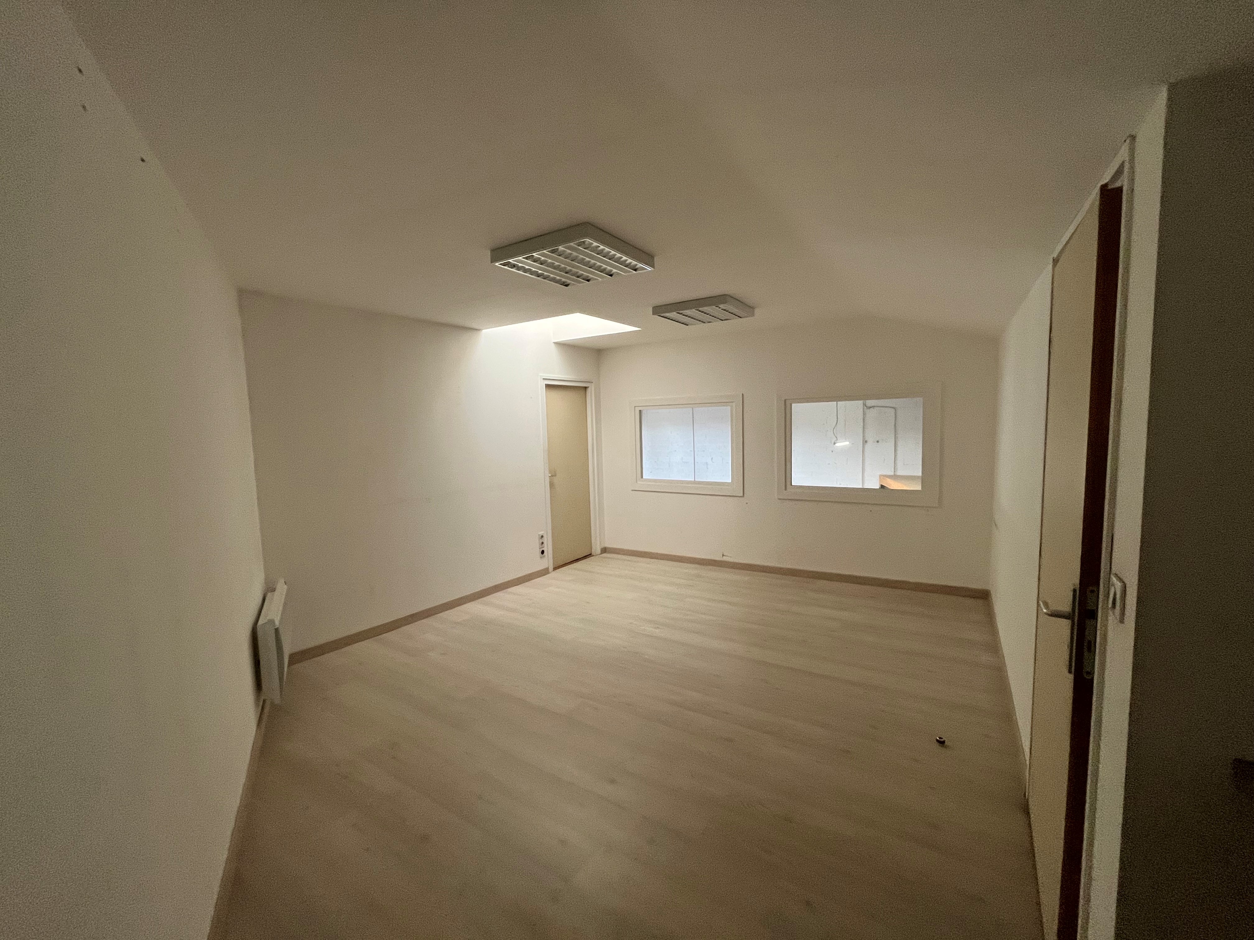 Location Entrepôt 235 m² Anglet - 2