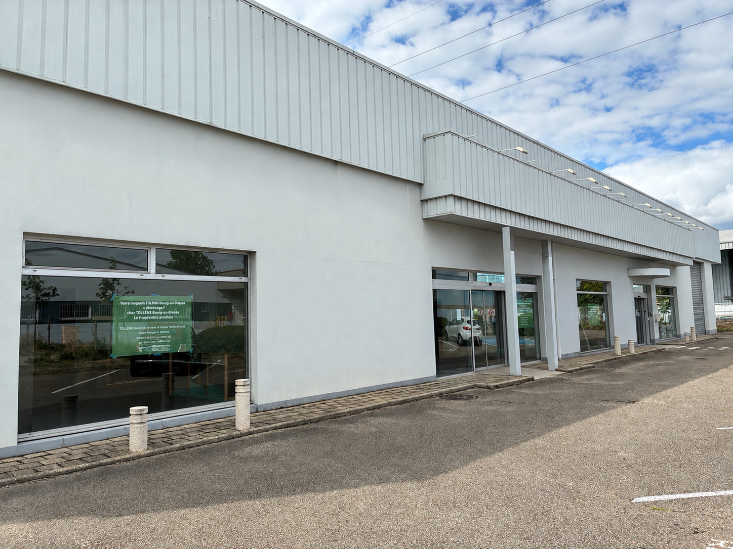 Location pure Local commercial 762 m² Bourg-en-Bresse