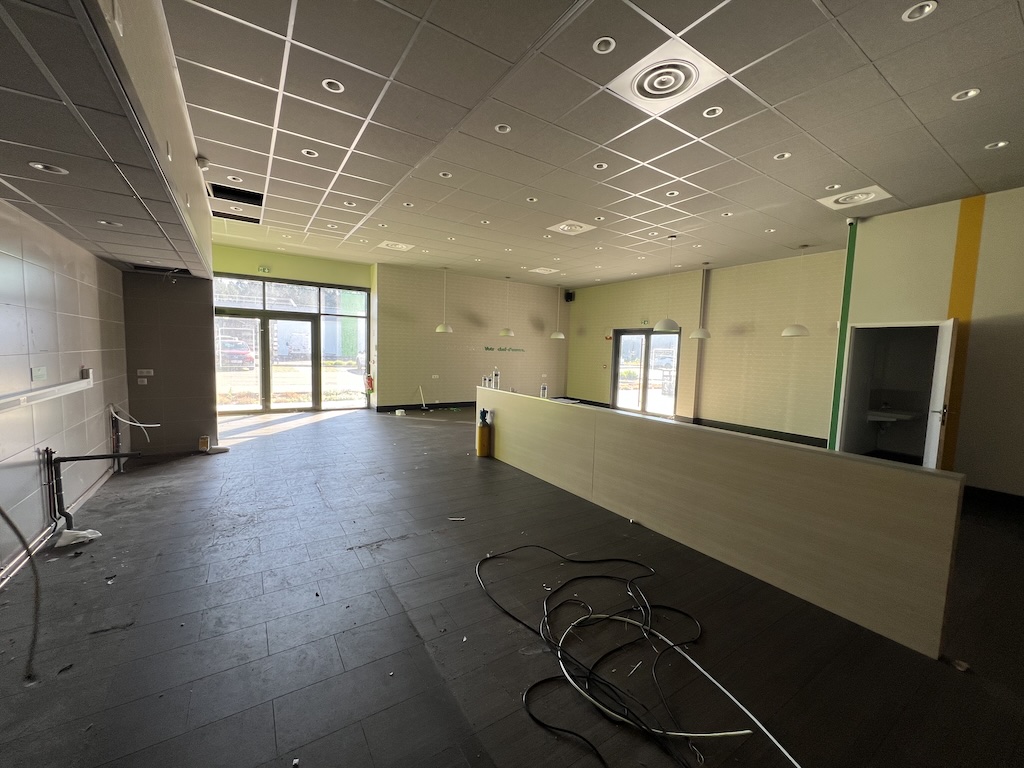 Location pure Local commercial 203 m² Biganos - 3