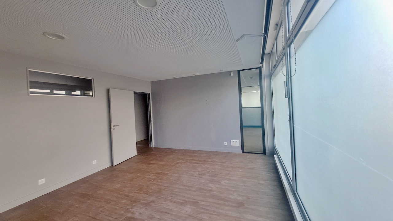 Location Bureaux 153 m² Saint-Nazaire - 2