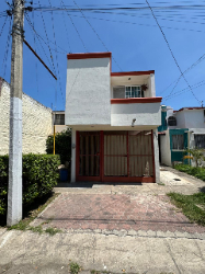 - VENTA DE CASA CON AMPLIACION