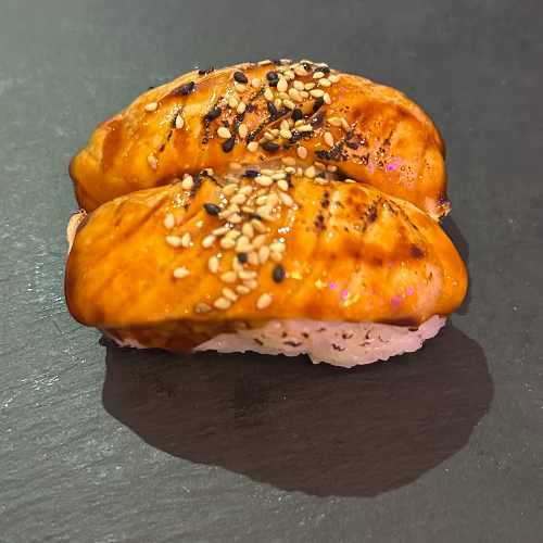 Photo du produit X2 SUSHIS NIGIRIS SAUMON BRAISÉ, non contractuelle