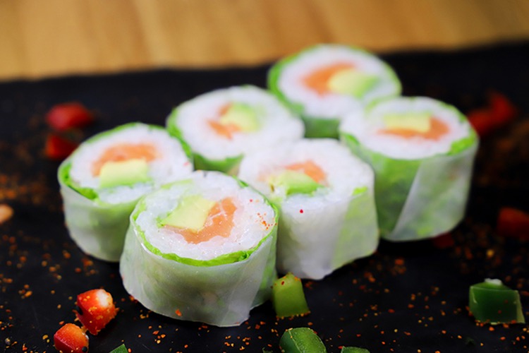 Photo du produit Menu Spring Roll & Brochettes, non contractuelle