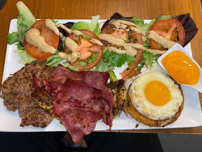 Photo du produit L'assiette de Julien Cheval, non contractuelle
