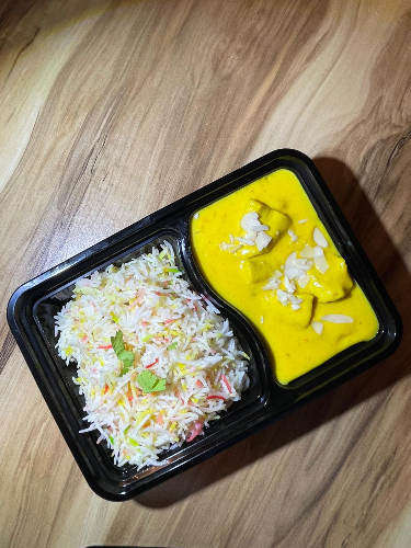Photo du produit RIZ + POULET SUCRÉ (POULET KORMA), non contractuelle