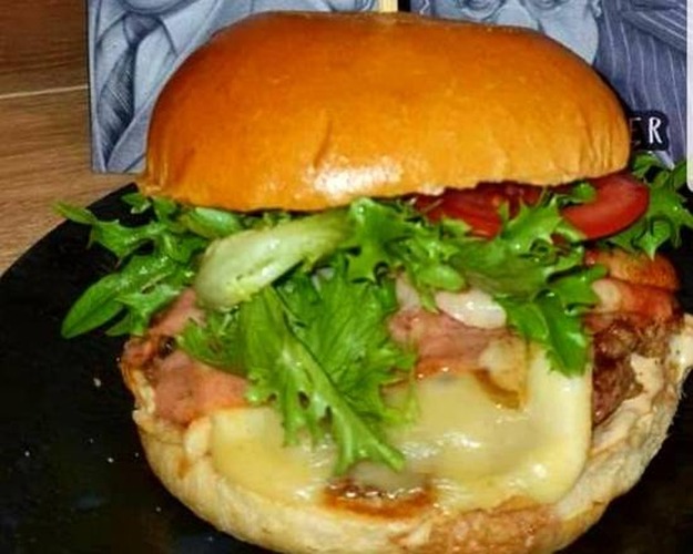 Photo du produit Burger Le Savoyard, non contractuelle