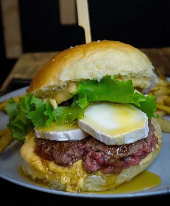 Photo du produit Le Miel Burger Menu, non contractuelle