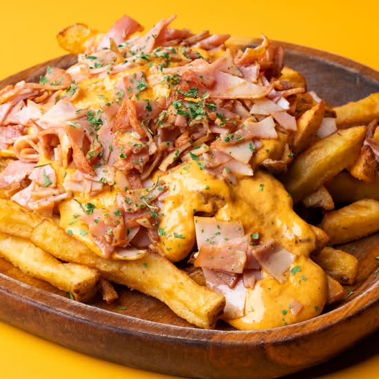 Photo du produit Frites maison avec cheddar et bacon, non contractuelle