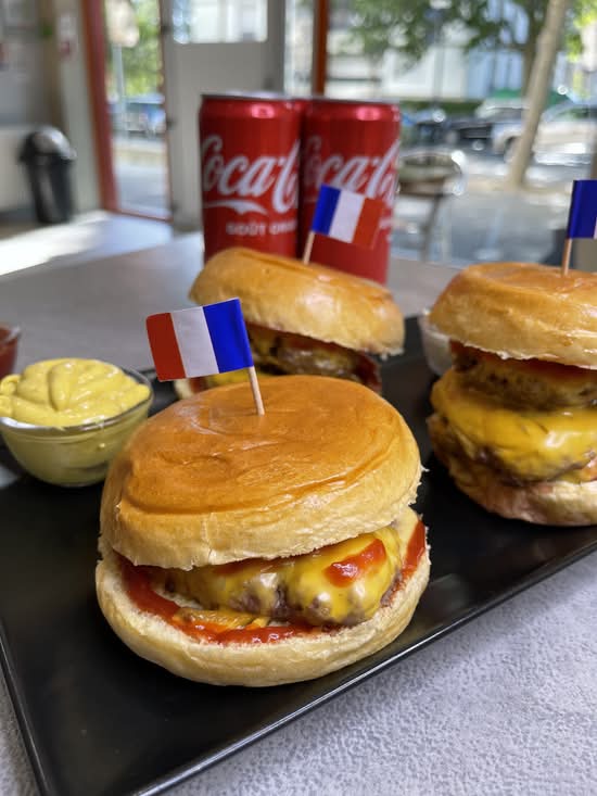 Photo du produit Le Cheese Burger Menu, non contractuelle