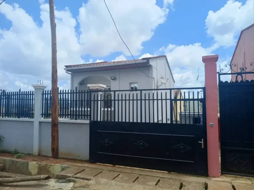 Duplex in Camp Tunisien