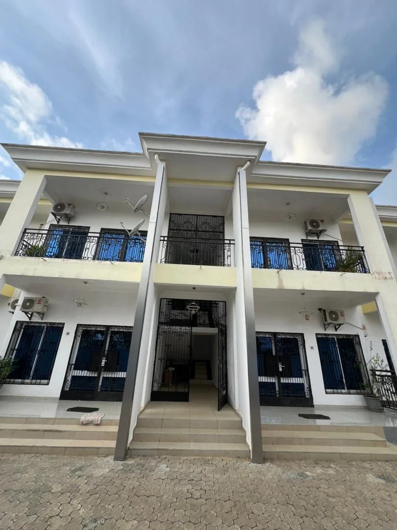 Appartement deux chambres piscine