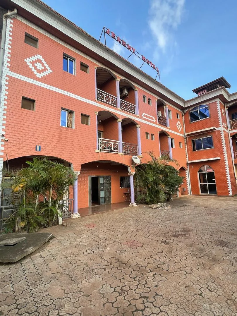 Jeanny Hotel
