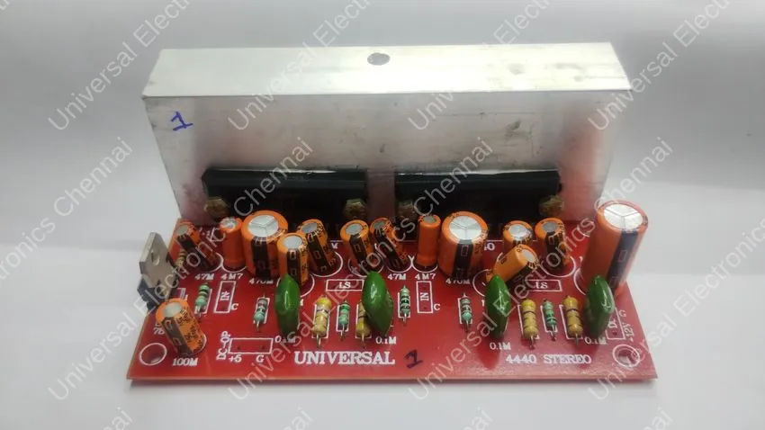 UNIVERSAL LA4440 RED DLX