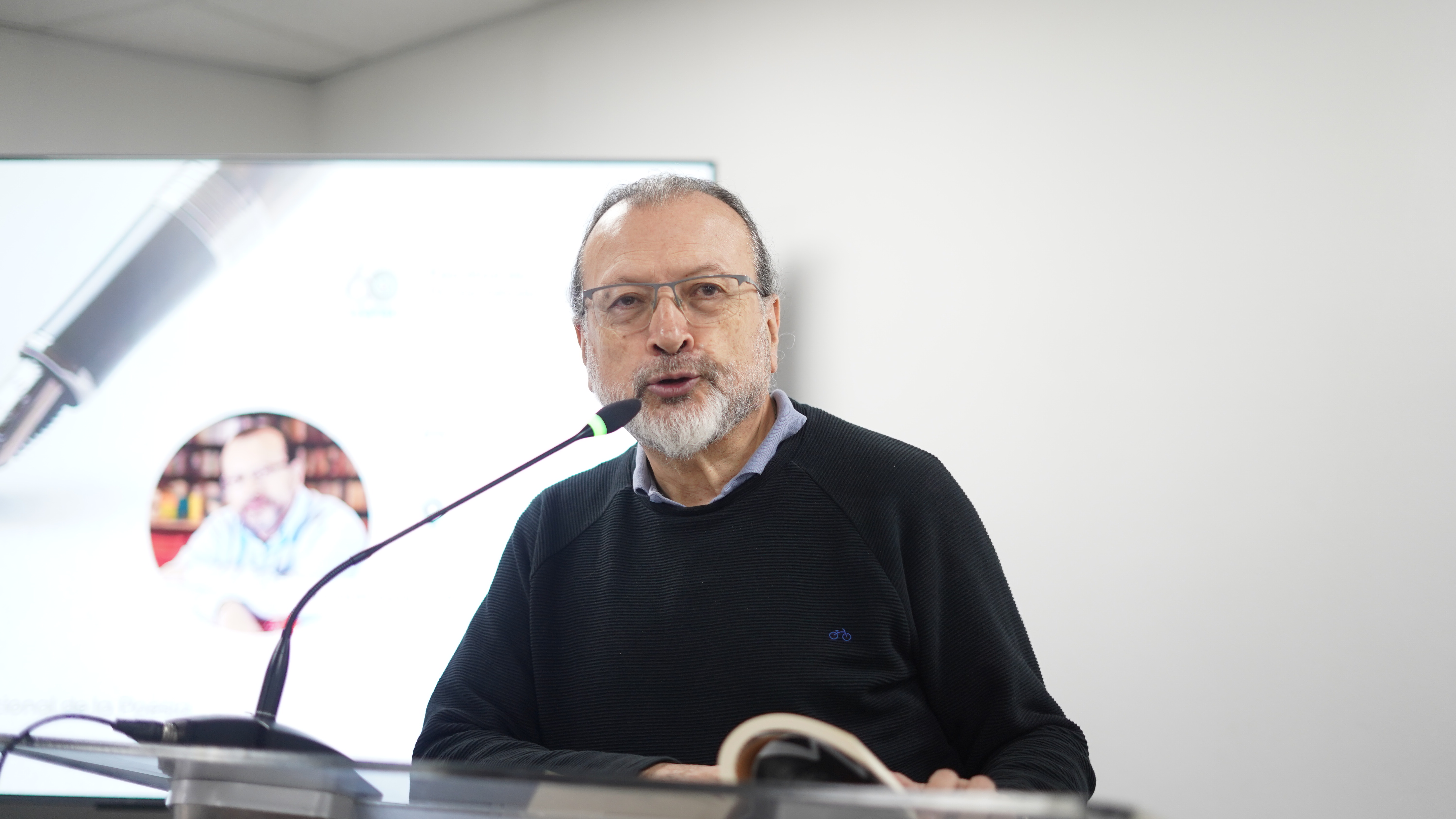 Foto 3 - Semana Internacional de la Poesía.JPG