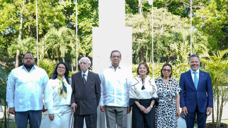 UNPHU inicia con acto solemne la conmemoración de su 60 aniversario