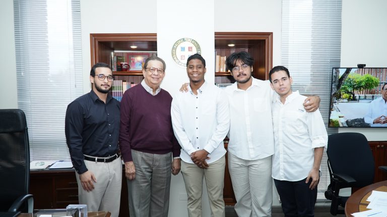 El consejo de estudiantes de la Escuela de Informática de la UNPHU presentan proyectos estratégicos al Rector en encuentro «Cafecito con el Rector»