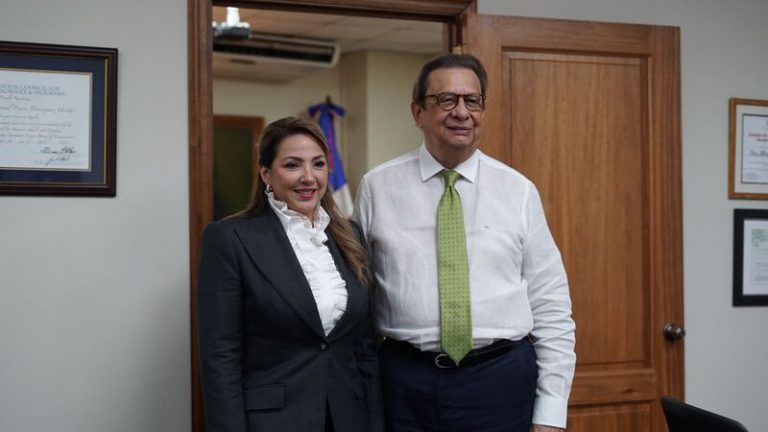 Dra. Kathleen Martínez Presenta en la UNPHU los avances de “El Último Secreto de Cleopatra”