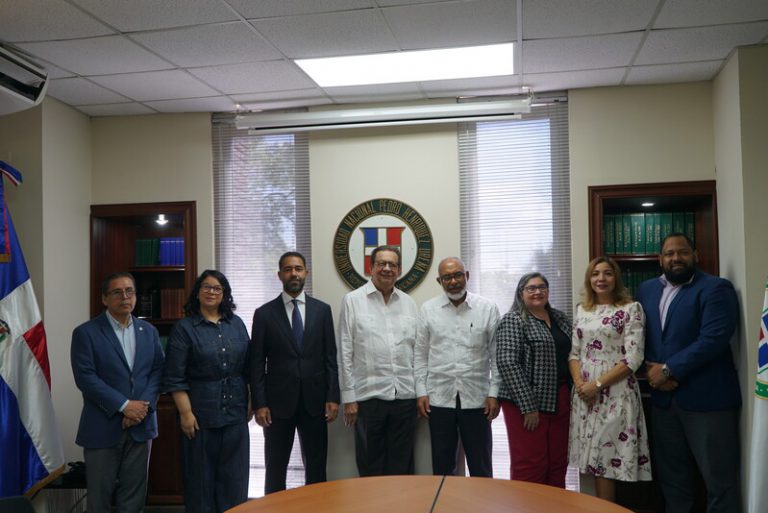 Directivos de El Nuevo Diario Visitan la UNPHU para Fortalecer Vínculos y Discutir el Futuro de la Educación Superior