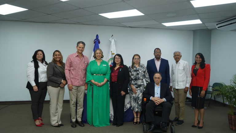 UNPHU y ABRAZA firman convenio para ejecutar el programa “Prácticas de Empleo Inclusivo”