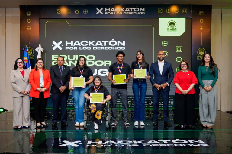 Estudiantes de la UNPHU obtienen tercer lugar en Hackatónpor los Derechos 2026