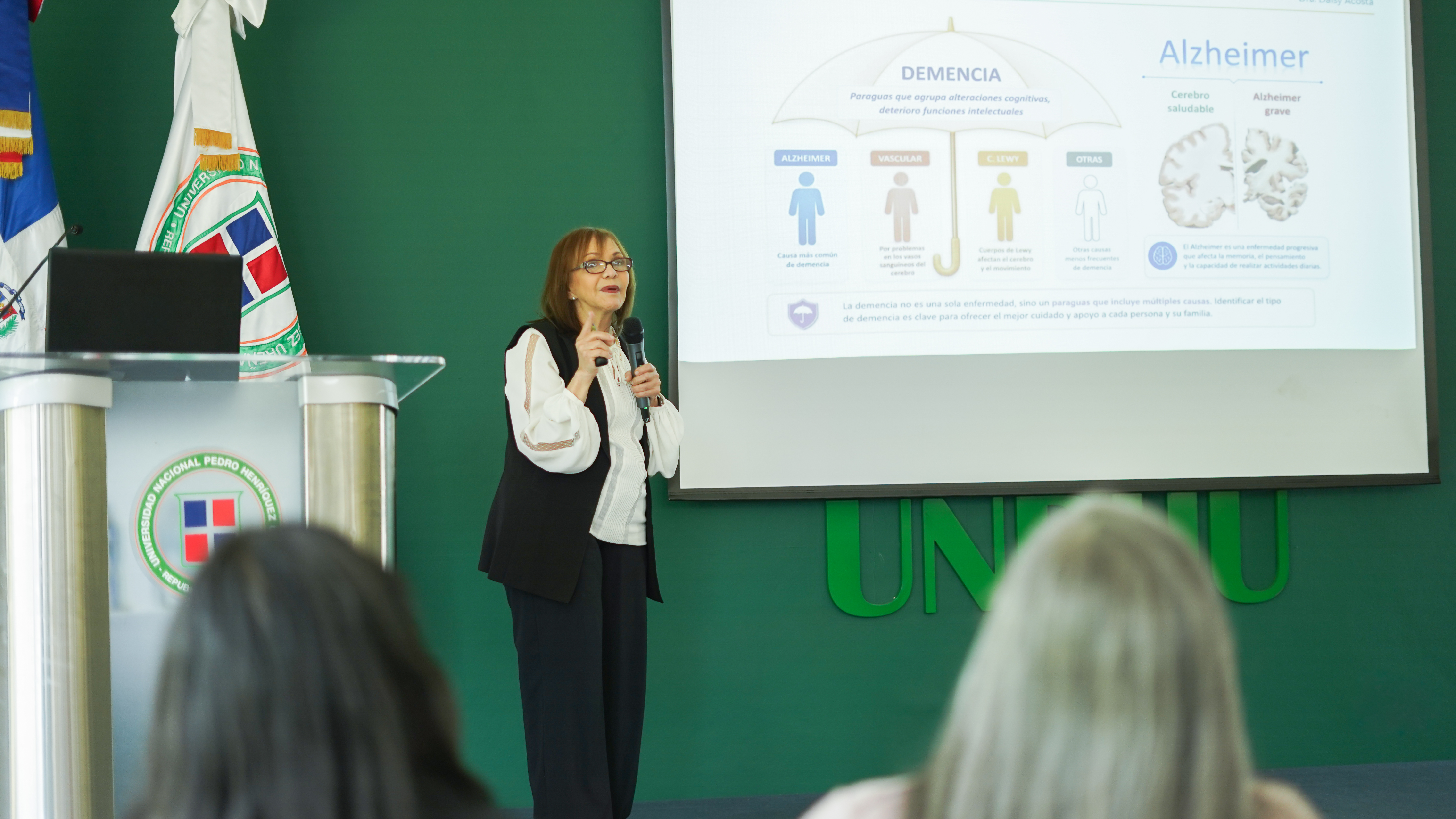 Dra. Daisy Acosta presenta en la UNPHU hallazgos sobre prevención de la demencia en América Latina