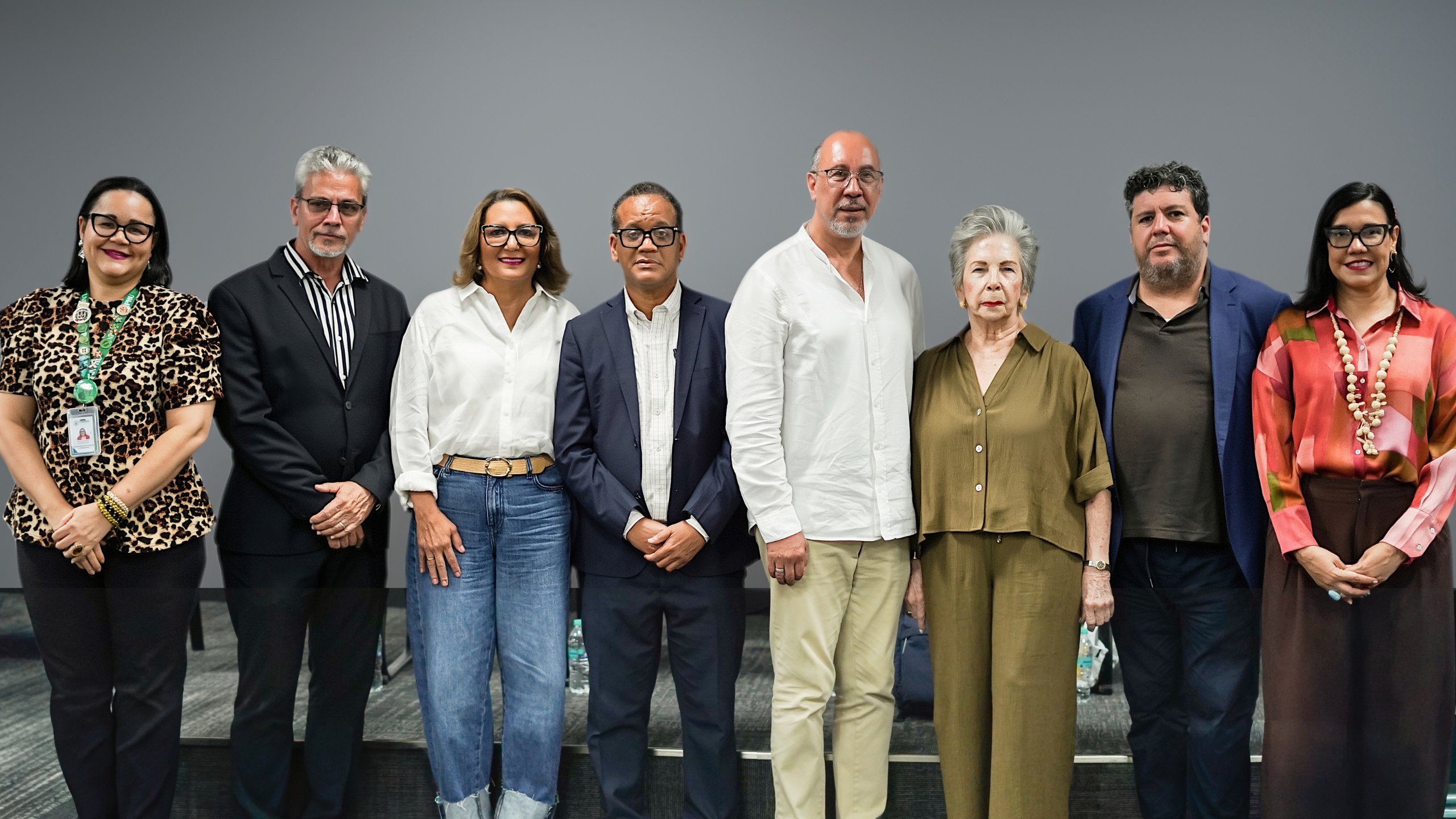 Semana Internacional de la Poesía reúne a escritores latinoamericanos y estudiantes en encuentros literarios