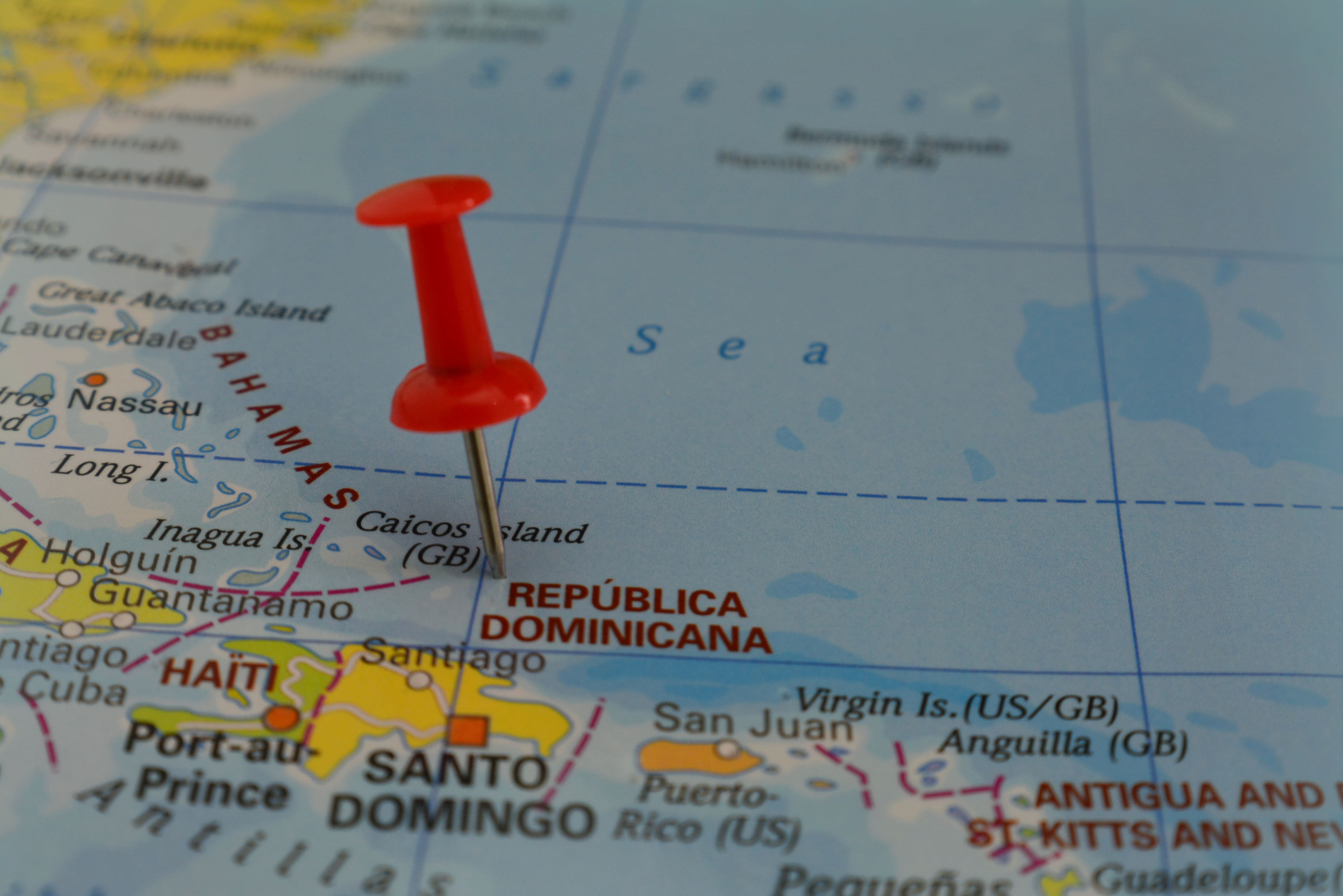 Reconstrucción de la historia termal de las cuencas sedimentarias de República Dominicana, grado de maduración termal de las formaciones generadoras de hidrocarburos, evaluación y cuantificación de las reservas potenciales de petróleo y gas.