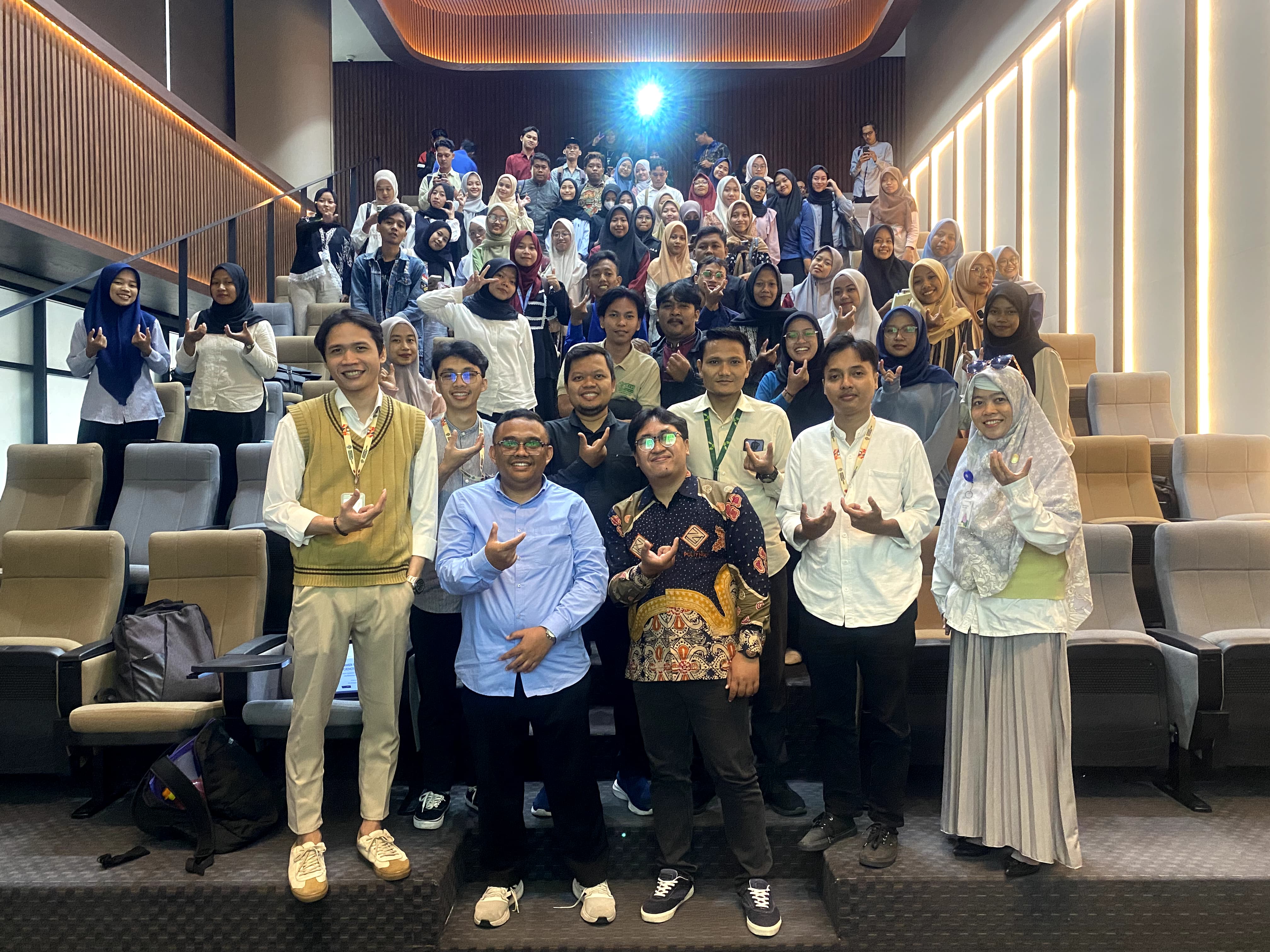 Equipping Students to Face Academic World, FIP UNU Jogja Holds Research Seminar