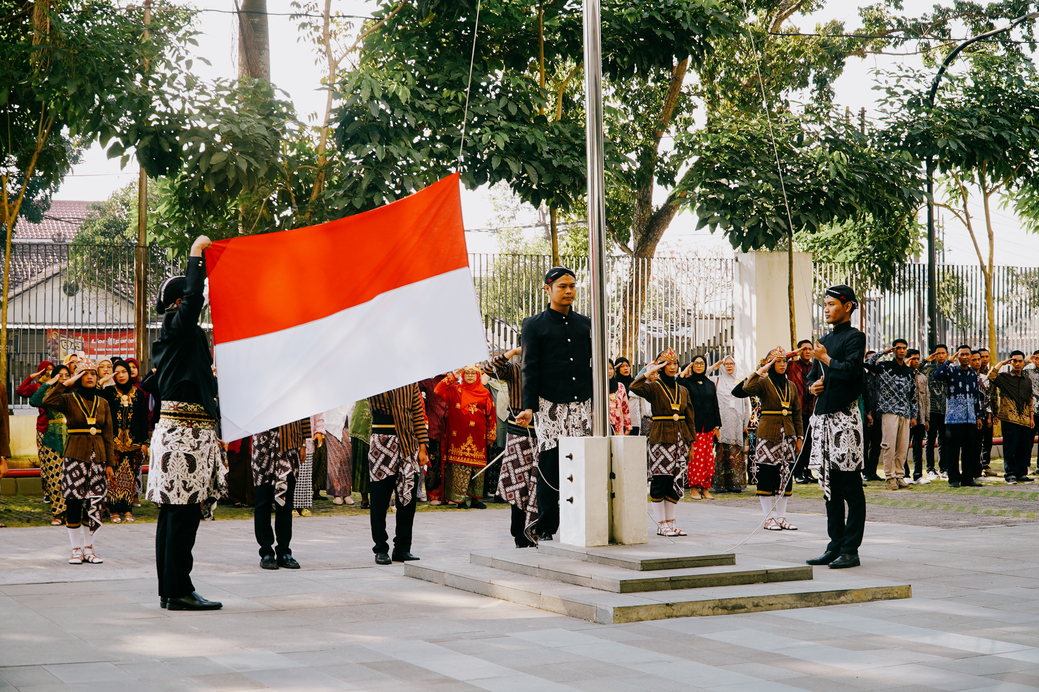Festive Traditional Nusantara Attire Colors the 80th Indonesian Independence Day Celebration at UNU Jogja