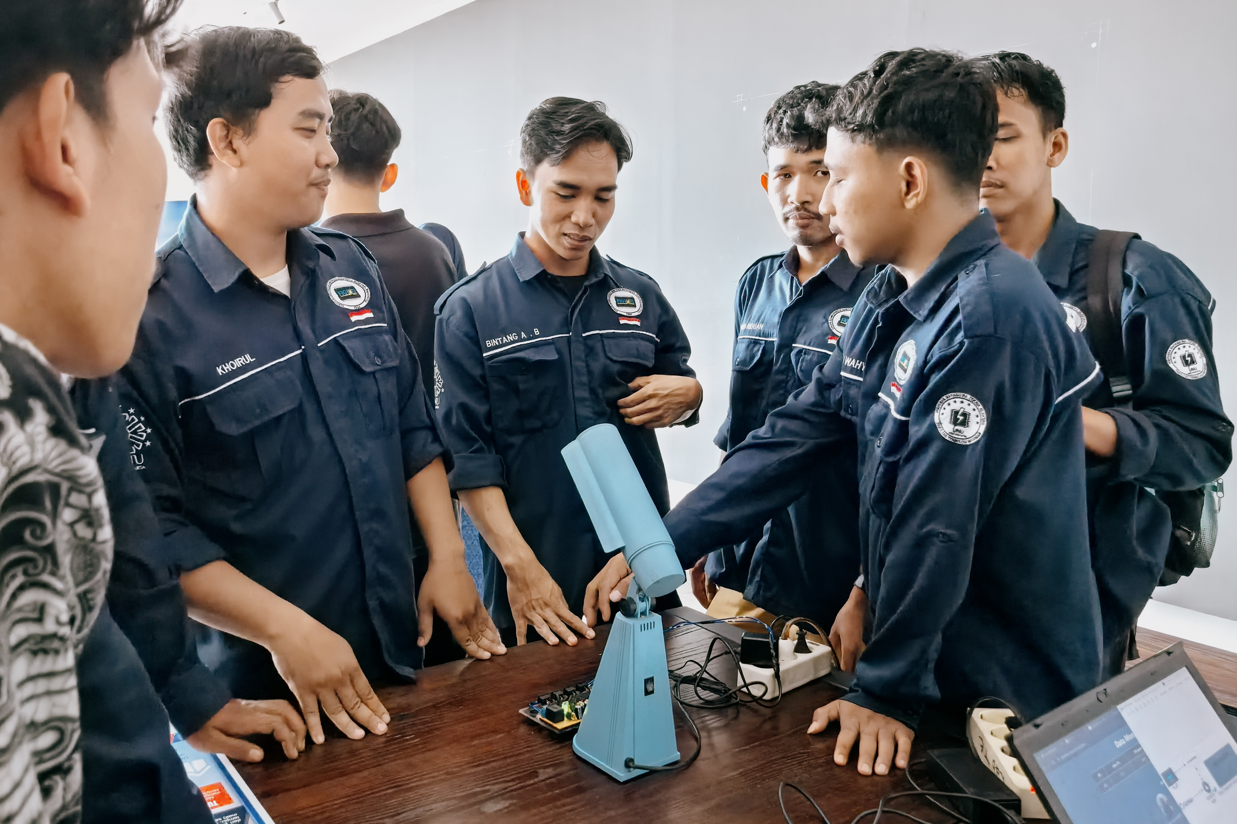 UNU Jogja Capstone Project Expo: Electrical Engineering Students' Creativity Produces Appropriate Technology