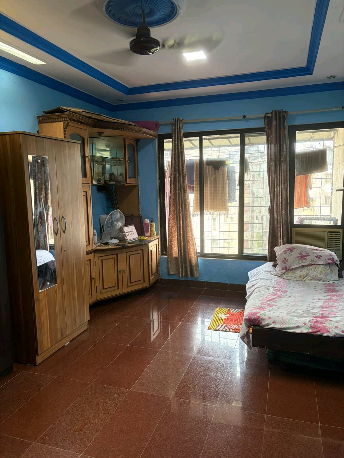 female flatmate only needed in 1BHK