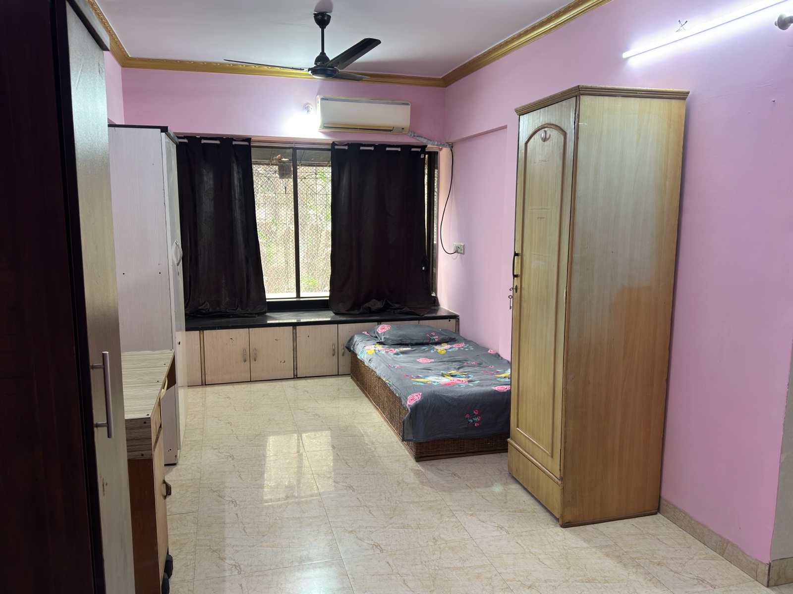 1 bhk Azad Nagar metro Gilbert hill