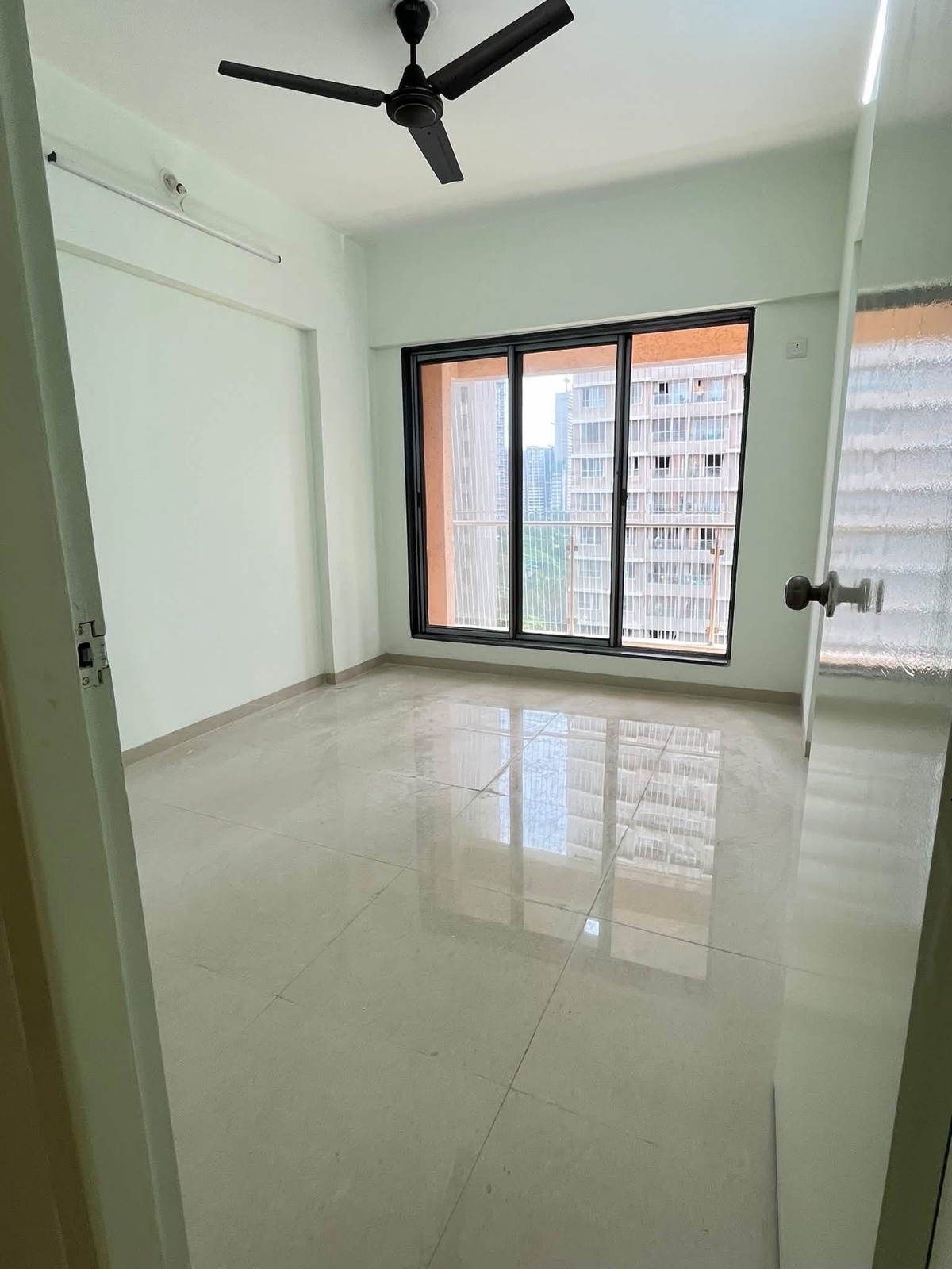 🏠 Male Flatmate Required – Goregaon WestMASTER BEDROOMLooking for a working professional male flatmate for a 2.5 BHK apartment in Goregaon West.📍 Location: Goregaon West, near Anytime Fitness- nesco -5 minitues - ⁠bangur nagar metro-3    minitues - ⁠andheri infinity-7 minitues🏢 Building: Brand-new building🏙️ Floor: Higher floor with an open view🛋️ Flat: Completely new/untouched 2.5 BHK💰 Rent: ₹32,000 per monthLooking for someone who is professional, responsible, clean, and easygoing.📞 Contact: 7045388221